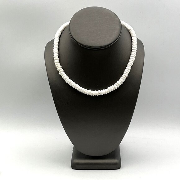 Vintage 70s  Hawaiian Puka Shell 47 gram Surfer Necklace 16" - Picture 2 of 8